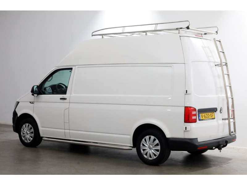 47097170-volkswagen-transporter-12