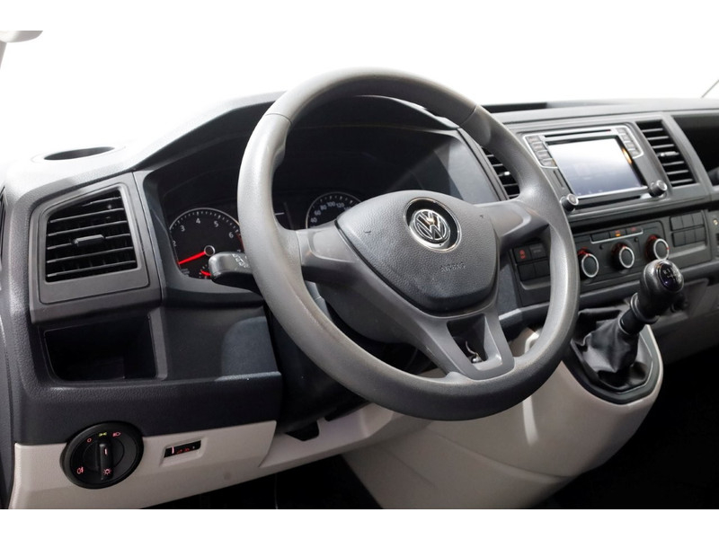 47097170-volkswagen-transporter-15