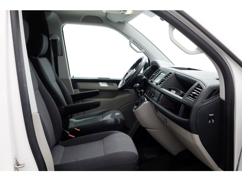 47097170-volkswagen-transporter-3