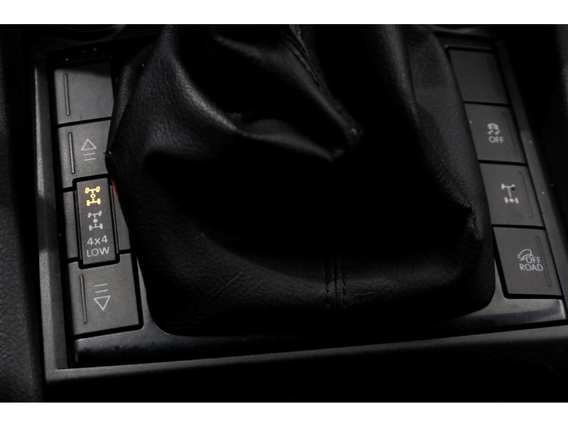 47118967-volkswagen-amarok-16