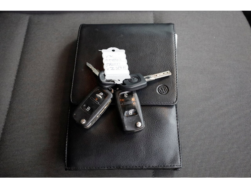 47118967-volkswagen-amarok-5