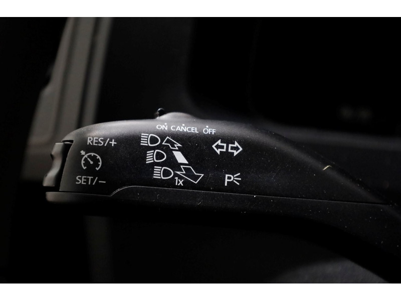 47139501-volkswagen-transporter-15