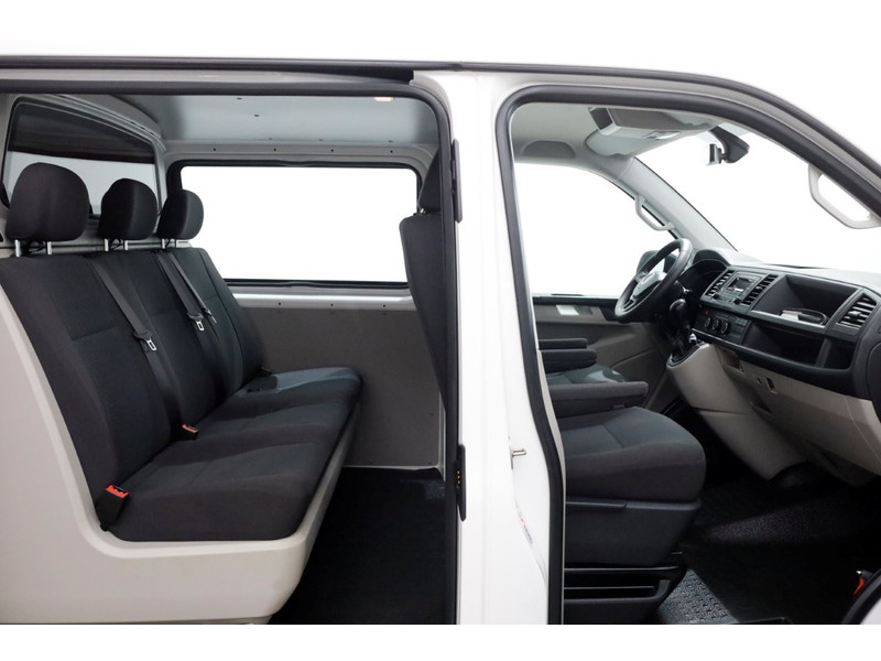 47139501-volkswagen-transporter-3