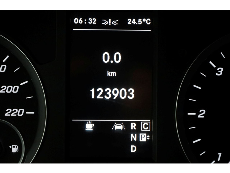 47145303-mercedes-benz-vito-22