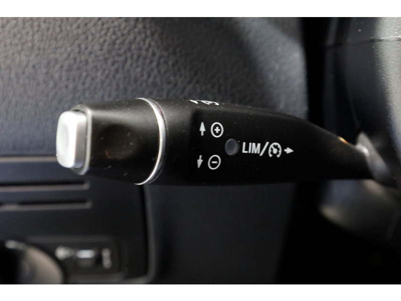 47186819-mercedes-benz-vito-14