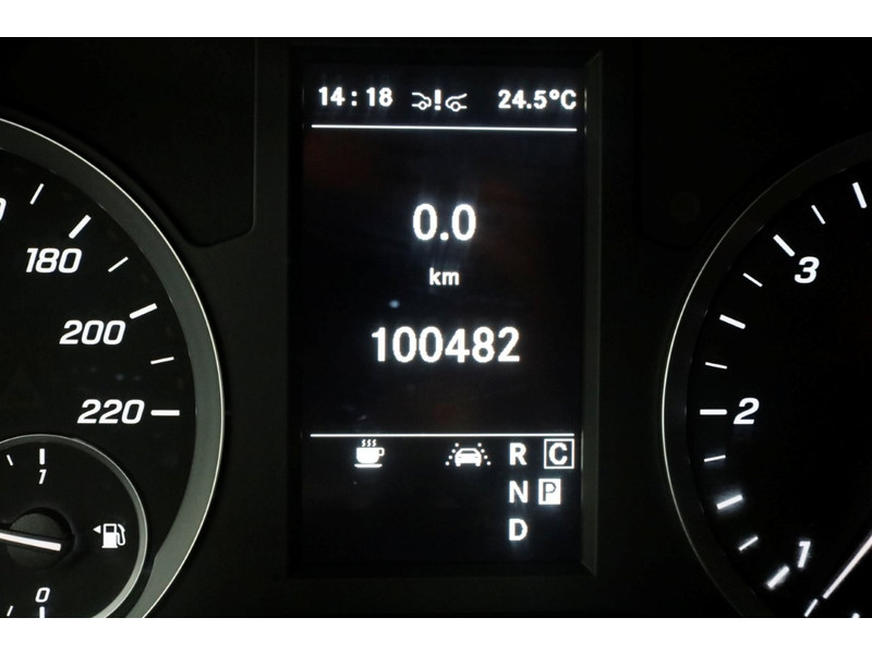 47199786-mercedes-benz-vito-22