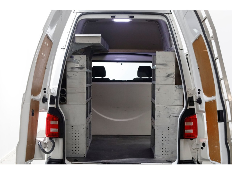 47202587-volkswagen-transporter-5