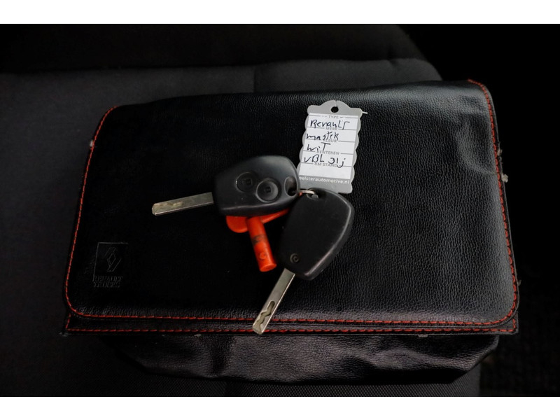 47211168-renault-master-7