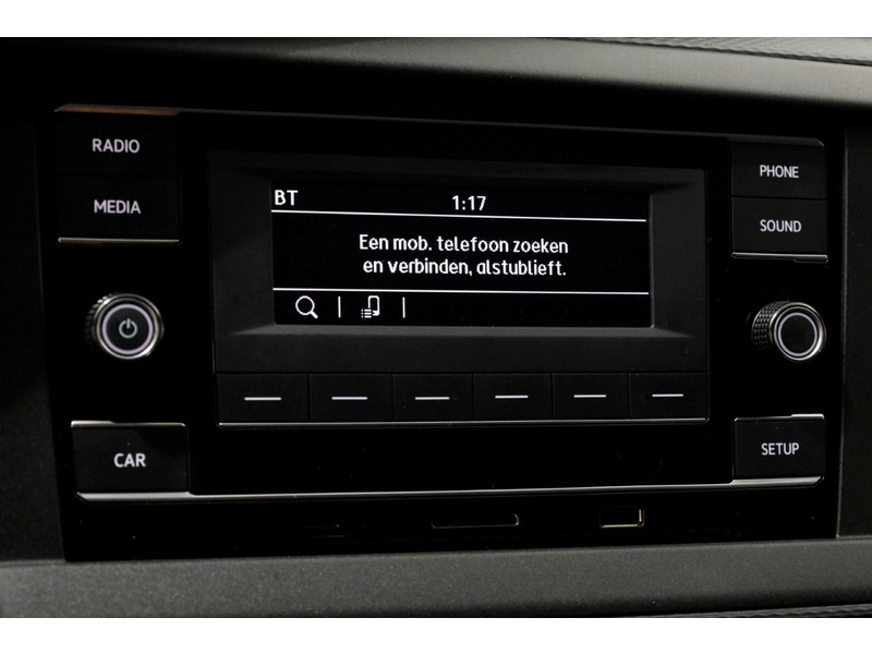 47380003-volkswagen-transporter-15