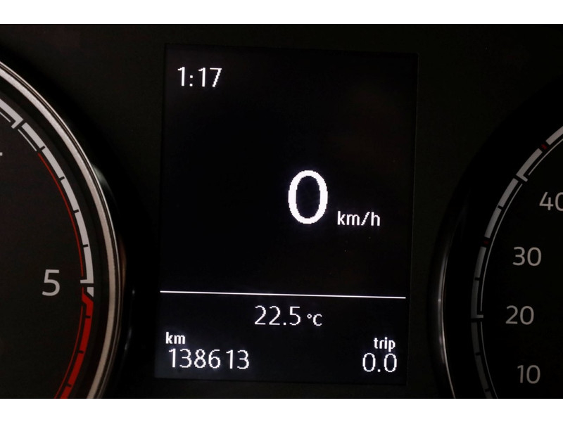 47380003-volkswagen-transporter-17