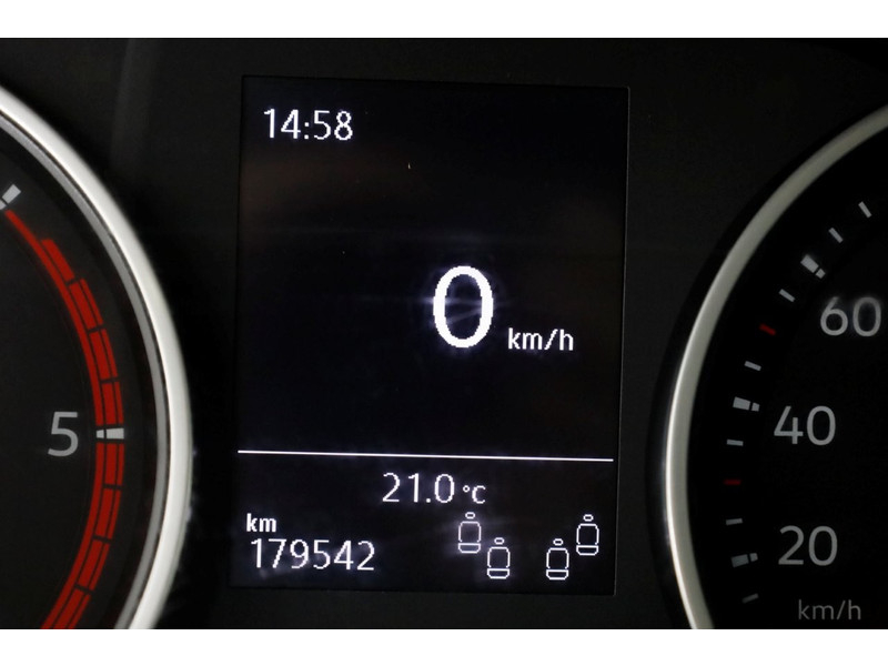 47427398-volkswagen-crafter-23