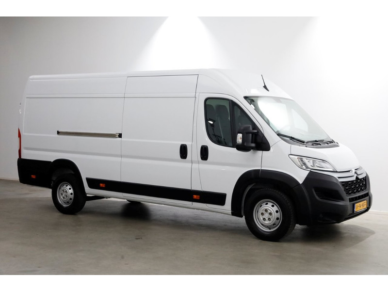 47517729-citroen-jumper-10