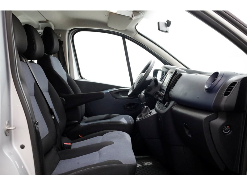 47634819-opel-vivaro-combi-5