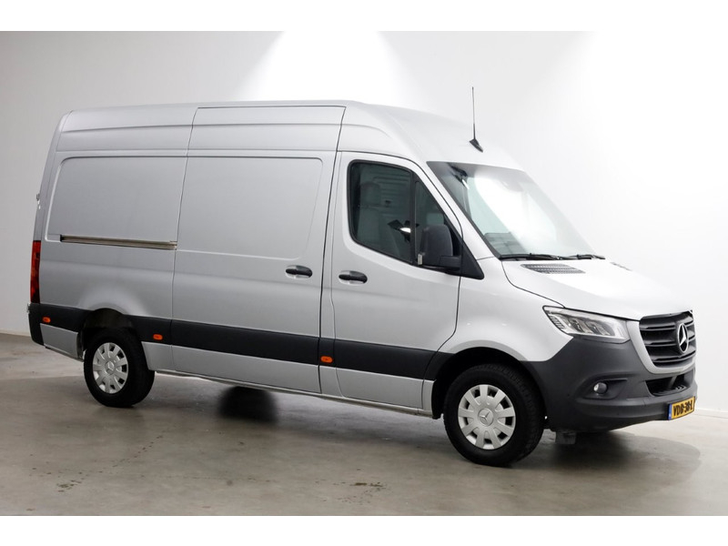 47683996-mercedes-benz-sprinter-10