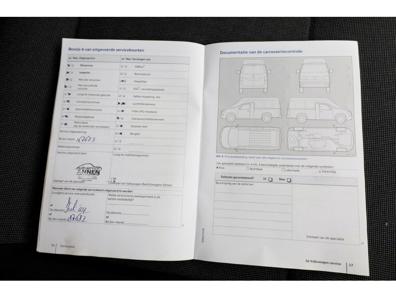 47715108-volkswagen-transporter-12