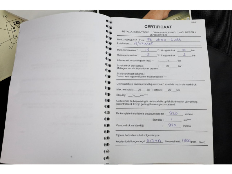 47715108-volkswagen-transporter-14