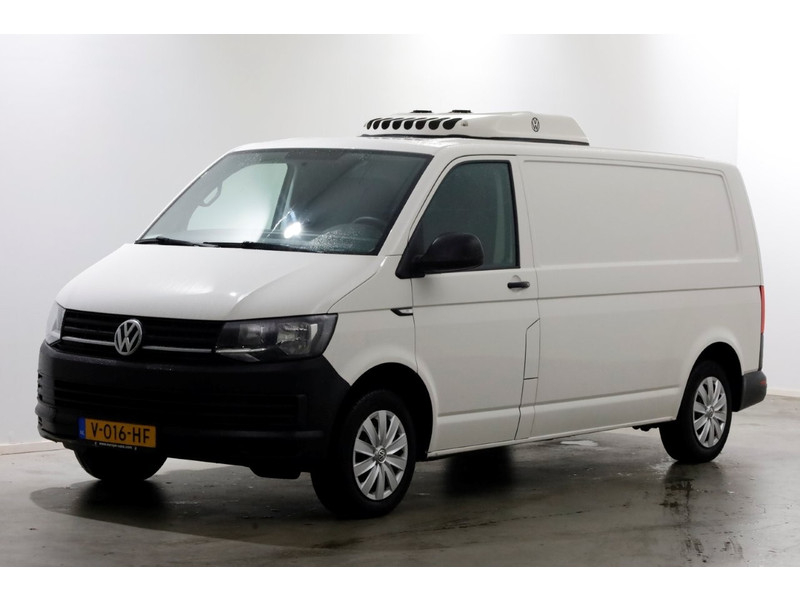 47715108-volkswagen-transporter-16