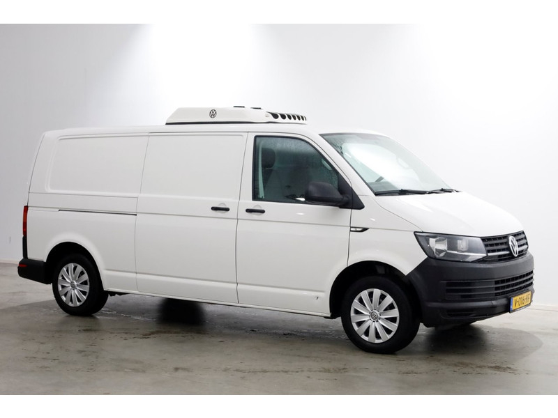 47715108-volkswagen-transporter-18