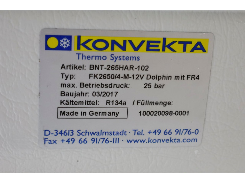 47715108-volkswagen-transporter-19