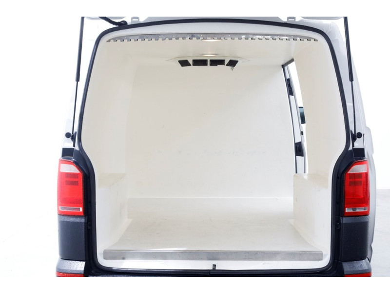 47715108-volkswagen-transporter-3