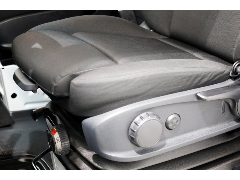 47751905-mercedes-benz-sprinter-16