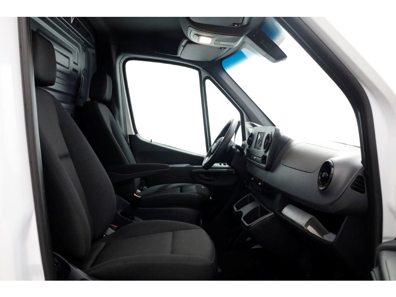 47751905-mercedes-benz-sprinter-3