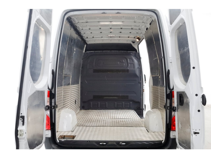 47751905-mercedes-benz-sprinter-5