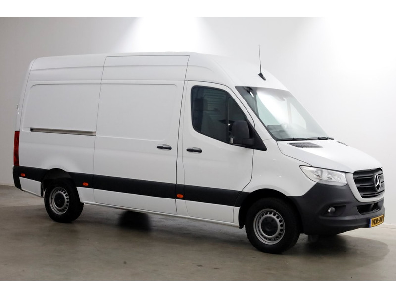 47751990-mercedes-benz-sprinter-10
