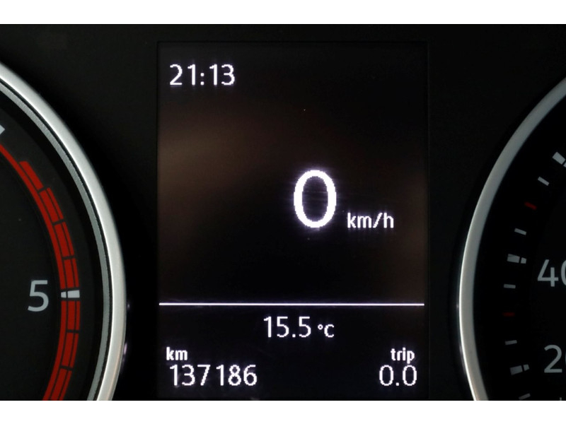 47915683-volkswagen-crafter-14