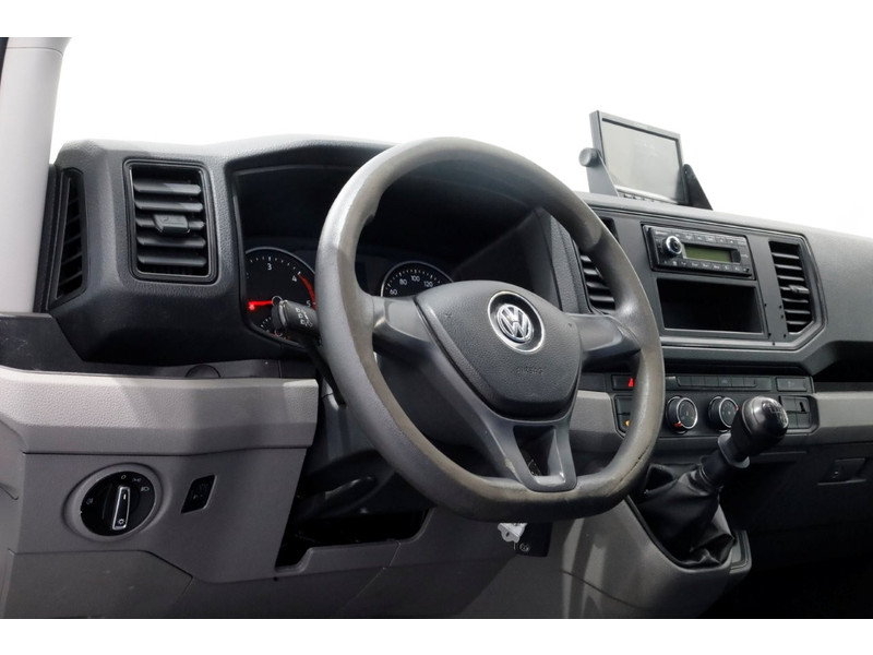 47996531-volkswagen-crafter-12