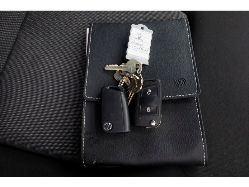 47996531-volkswagen-crafter-6