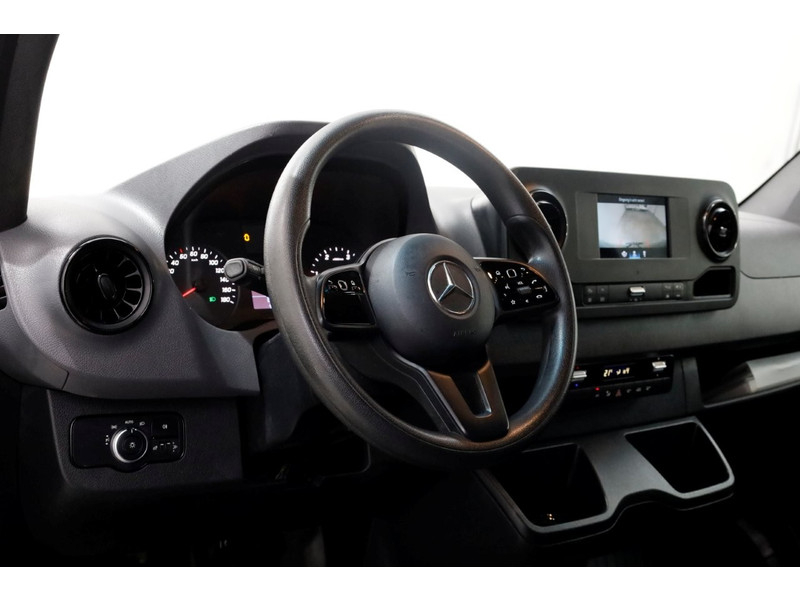 48063040-mercedes-benz-sprinter-12