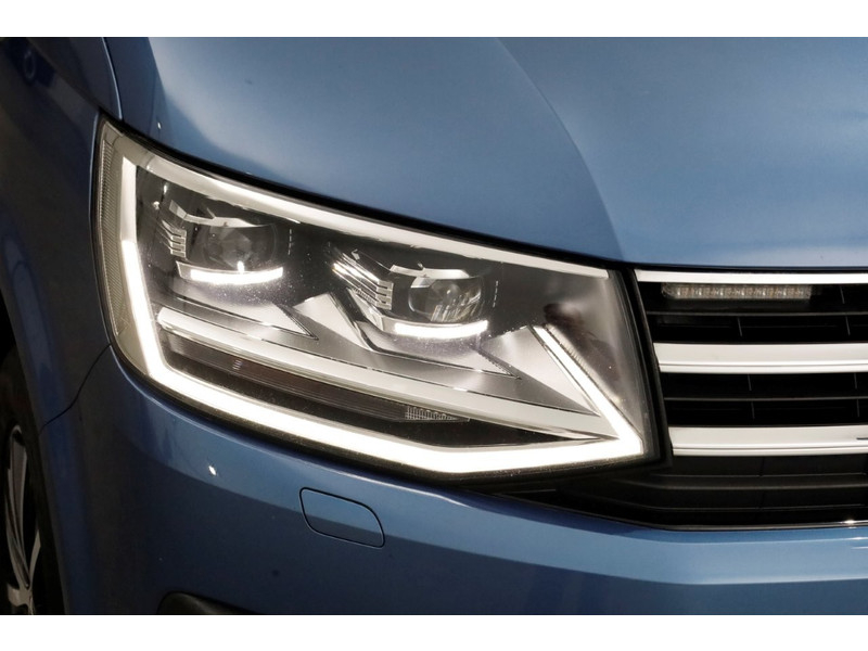 48063148-volkswagen-transporter-13