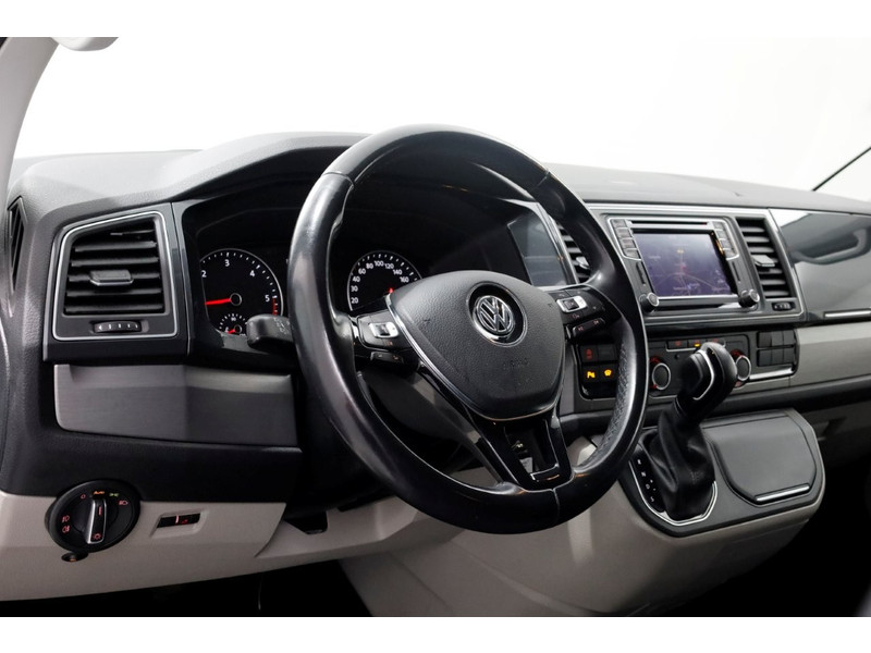 48063148-volkswagen-transporter-15