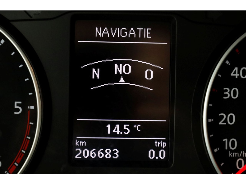 48063148-volkswagen-transporter-21