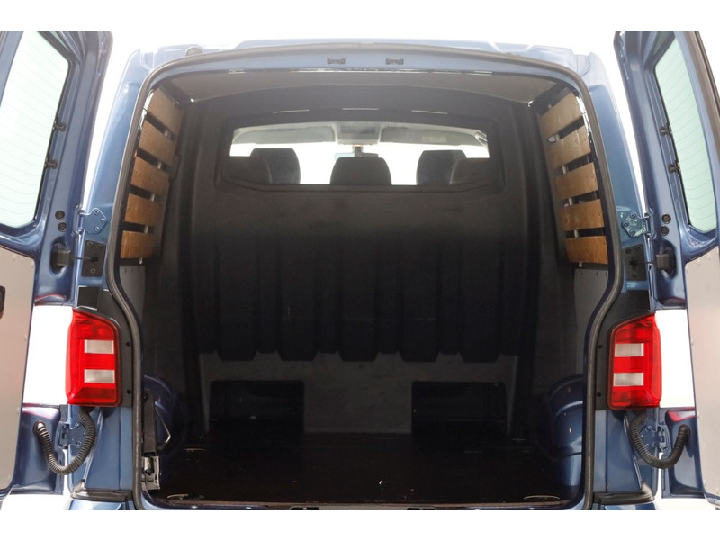48063148-volkswagen-transporter-5