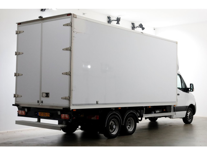 48092439-mercedes-benz-sprinter-11