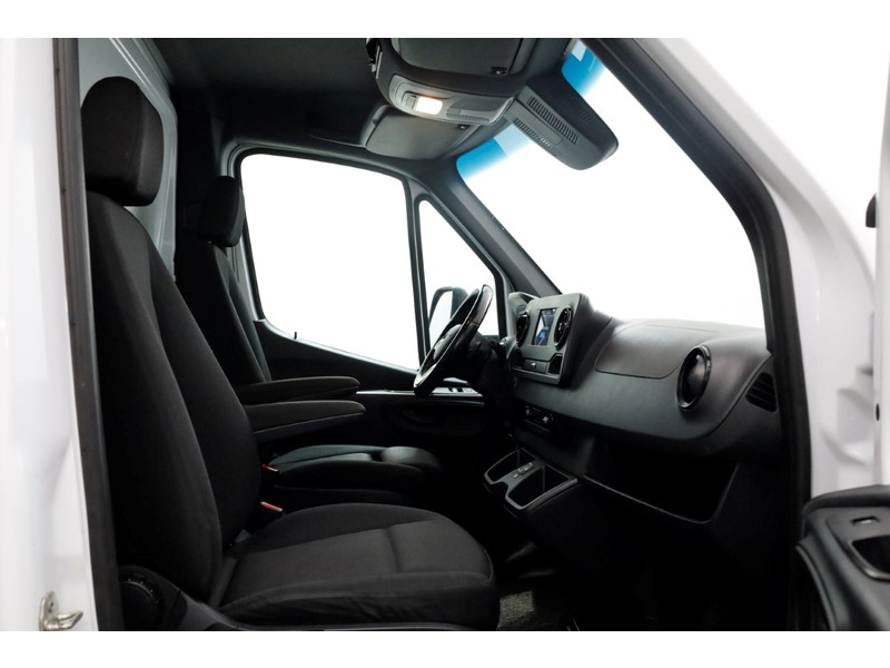 48092439-mercedes-benz-sprinter-3