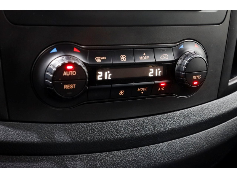 48134044-mercedes-benz-vito-18