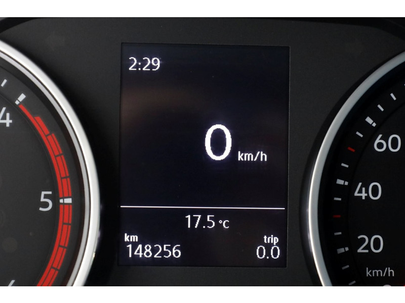 48158293-volkswagen-crafter-13