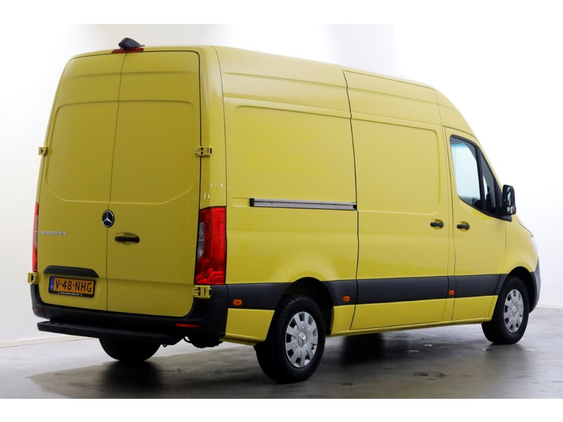 48159171-mercedes-benz-sprinter-11
