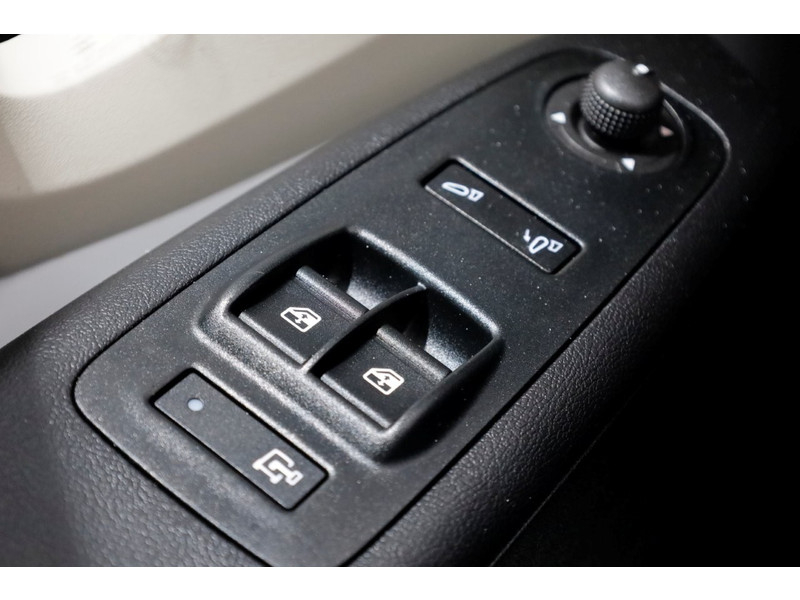 48462487-citroen-jumper-18