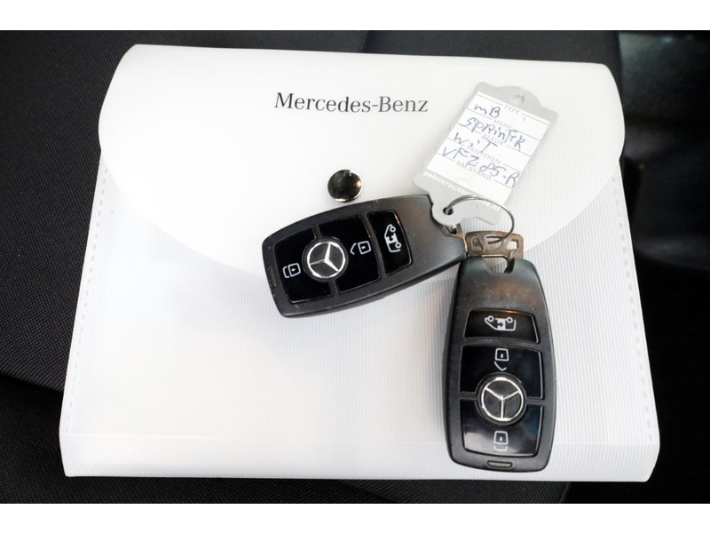 48493111-mercedes-benz-sprinter-6