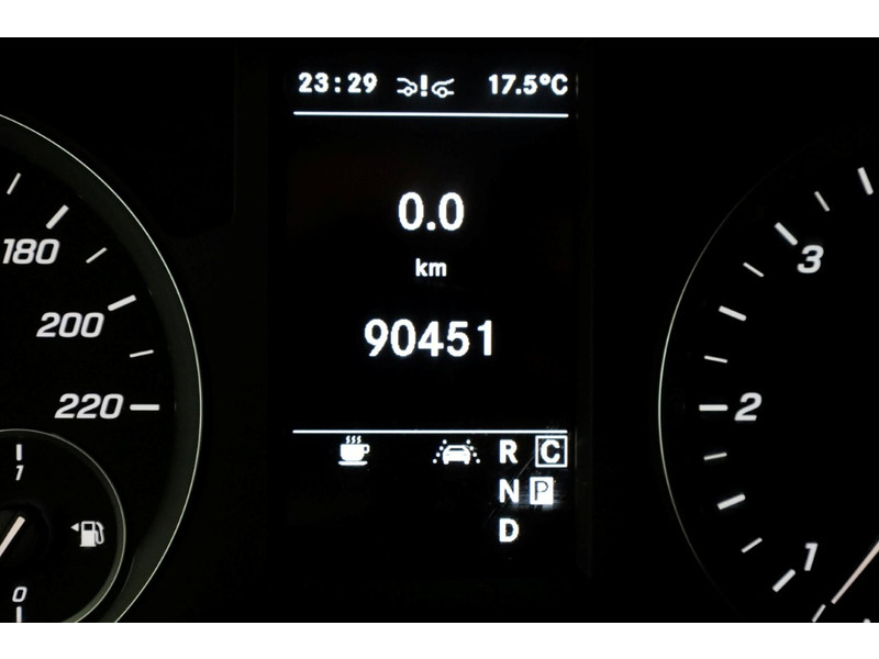 48540152-mercedes-benz-vito-22