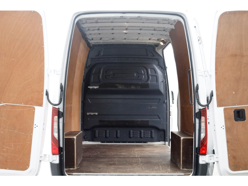 48550105-mercedes-benz-sprinter-5