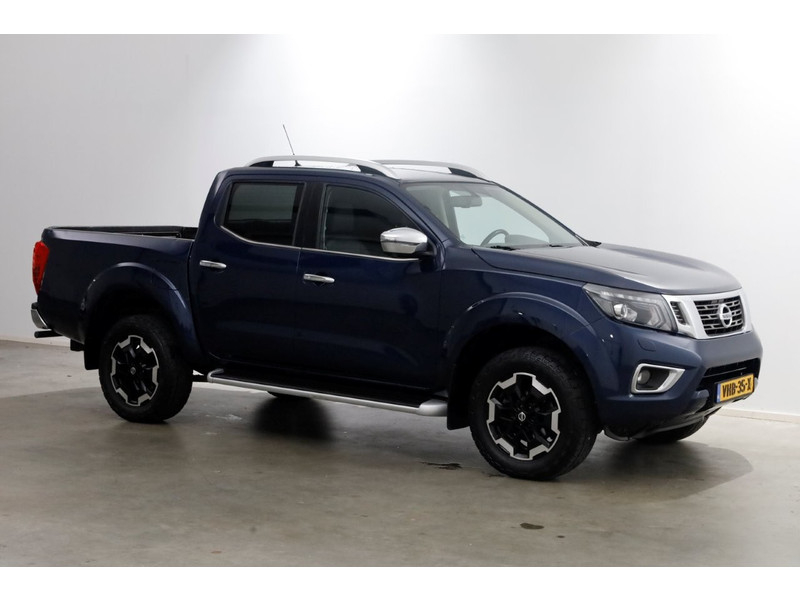 48575405-nissan-navara-12
