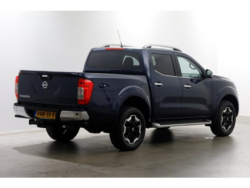 48575405-nissan-navara-2