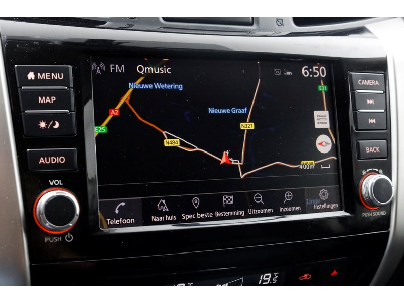 48575405-nissan-navara-20