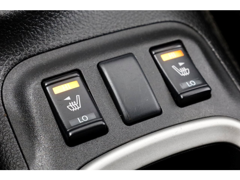 48575405-nissan-navara-23