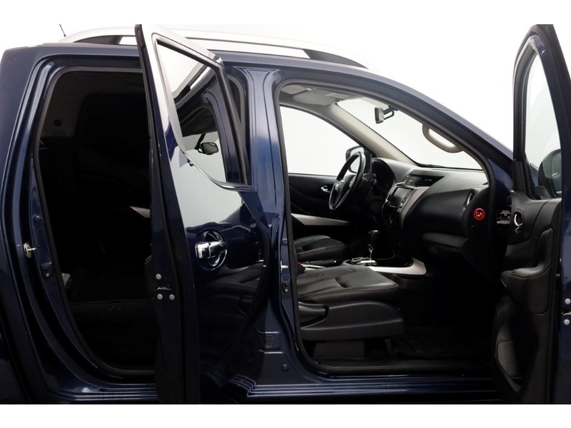 48575405-nissan-navara-3